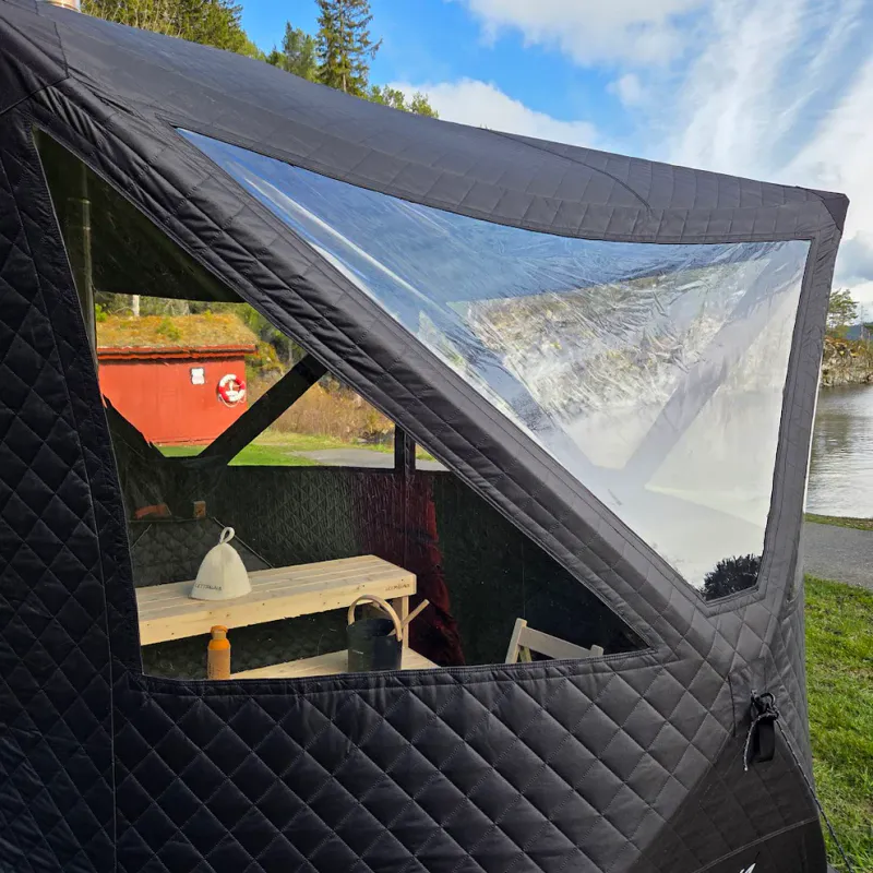 Badstutelt Ellingsvik. Ink. Vedovn, badstustein og termometer